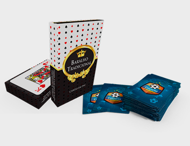 Baralho Tradicional PVC 0,3mm Branco Verniz Total Frente 8,8x5,7cm (Verso Personalizado e Caixa Personalizada - 1 Baralho) - 4x4 - 7 unid